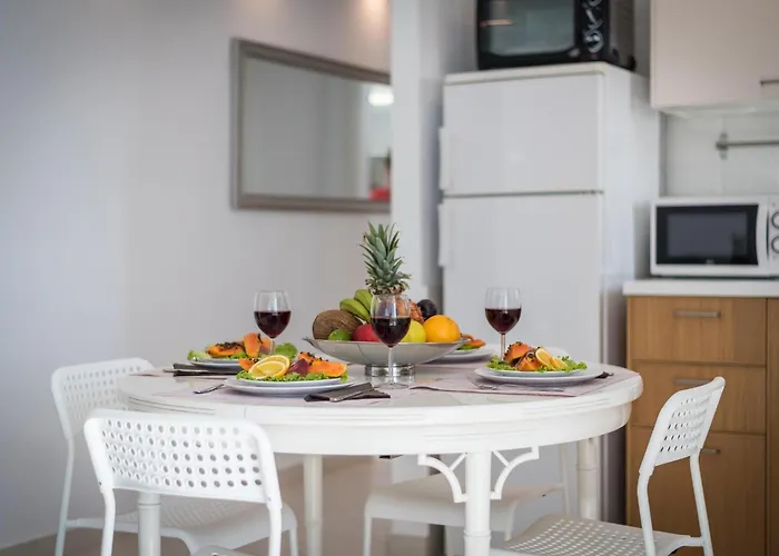 8D. Modern Flat In Las Americas
