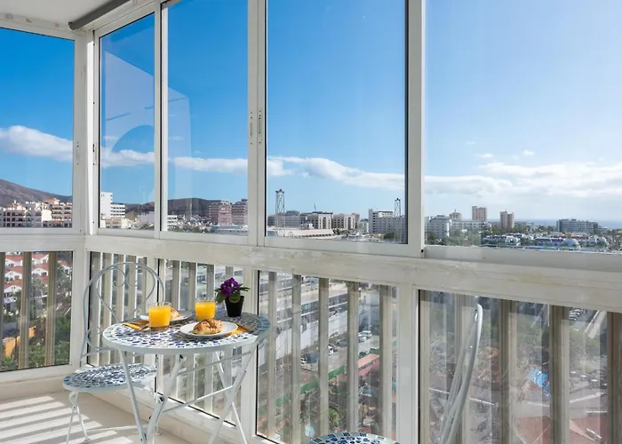 8D. Modern Flat In Las Americas